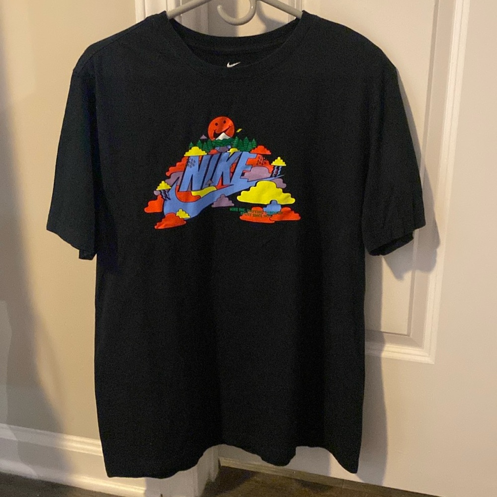 Men’s Nike Large y shirt